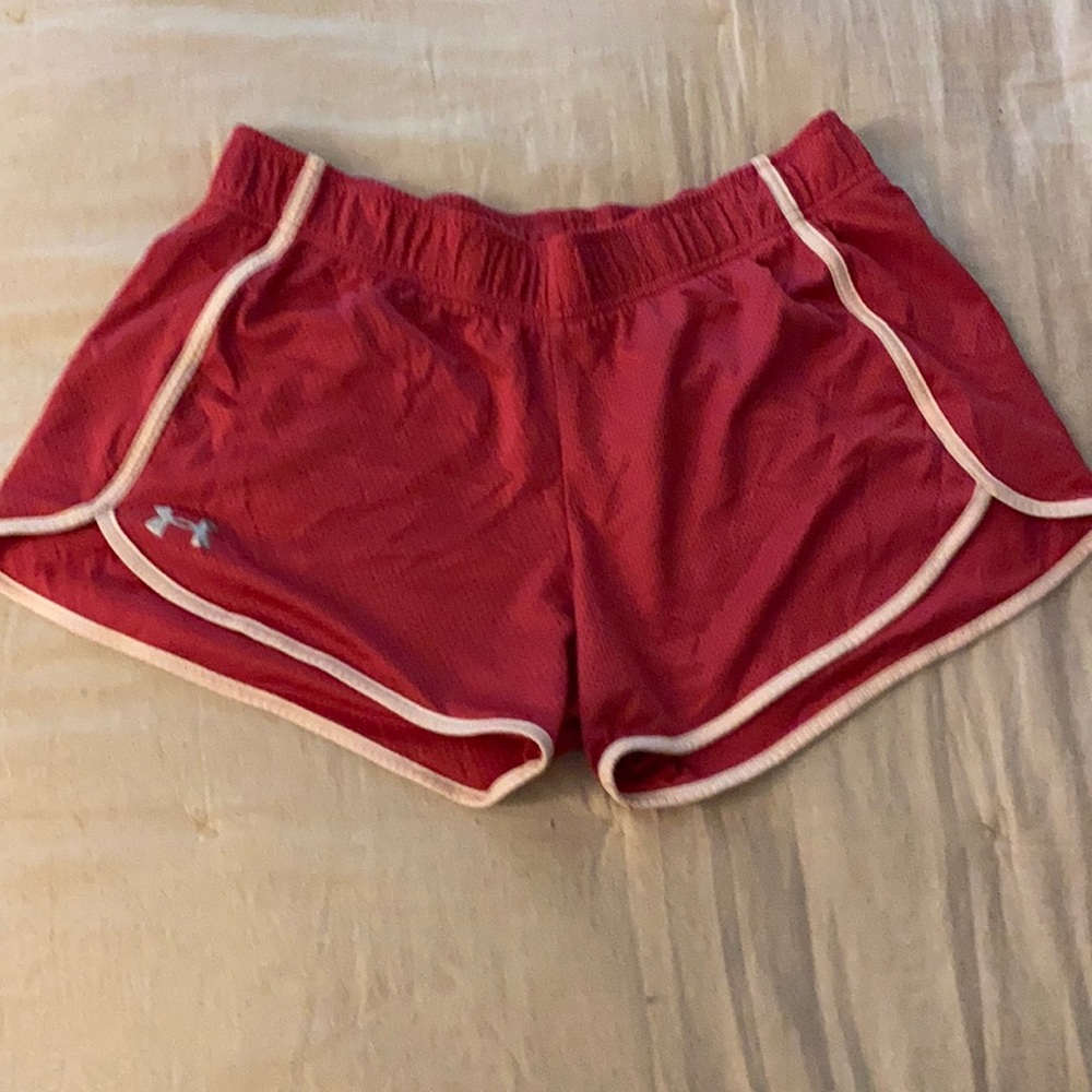 Women’s UA short - pink with rose colored framing